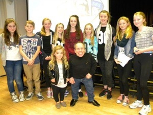 Warwick Davis Visits Dunottar School