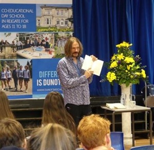 Dunottar School welcomes ‘one of the outstanding poets of his generation’