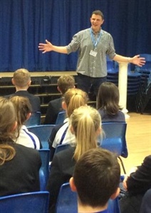 Feature Writer, Columnist and Travel Journalist Dave Smith visits Dunottar School